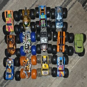 Monster Truck Toy Set - Multicolor